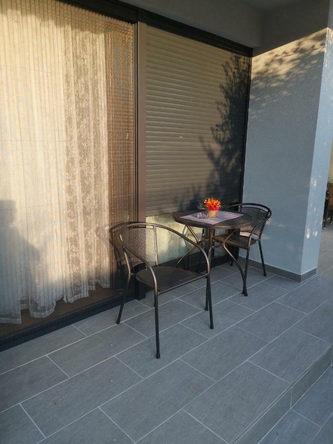 App Neno Hotel Murine Exterior photo